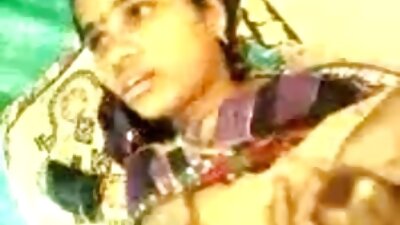 কিশোর কিউটি তার সেক্সি অন্তর্বাস বাঙালি বৌদি চুদাচুদি ভিডিও মধ্যে Teases